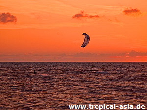 Kiten vor Siargao Island  Jazzid | Fotolia.com